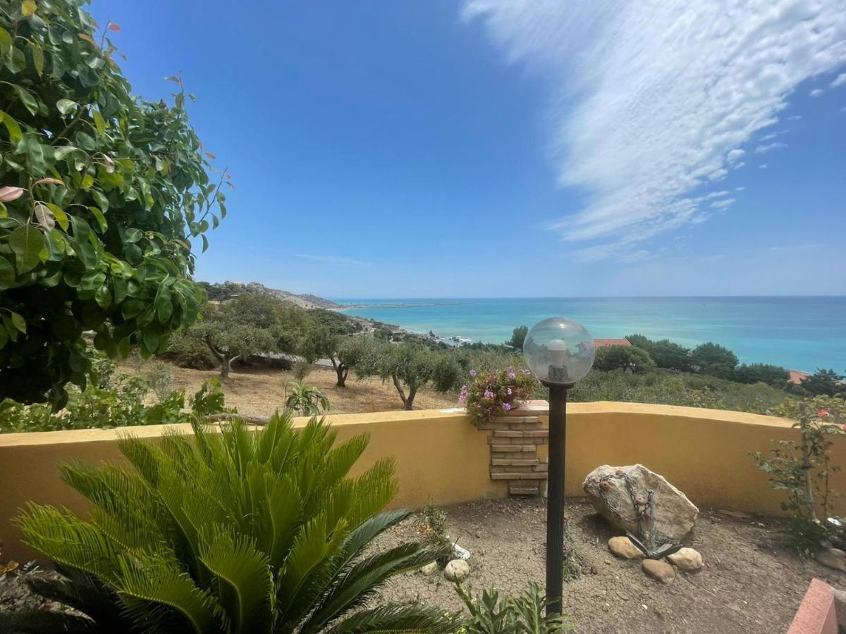Villa Yellow House Licata Bagian luar foto
