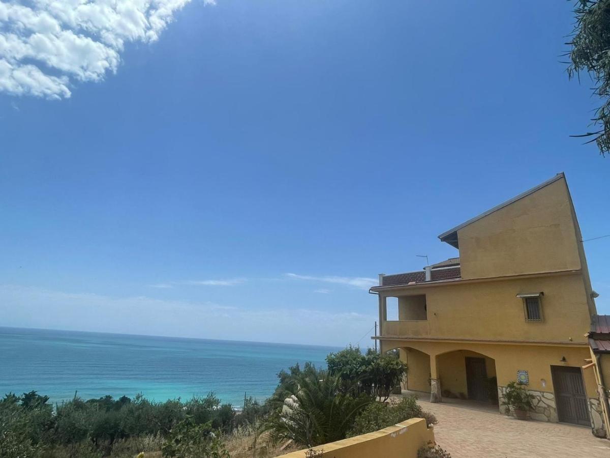 Villa Yellow House Licata Bagian luar foto