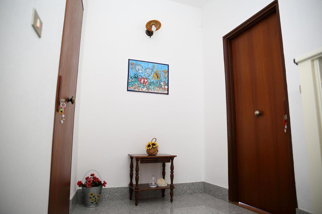 Villa Yellow House Licata Ruang foto