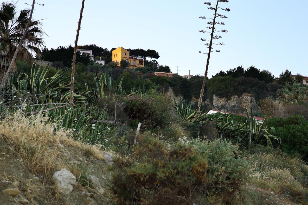 Villa Yellow House Licata Bagian luar foto