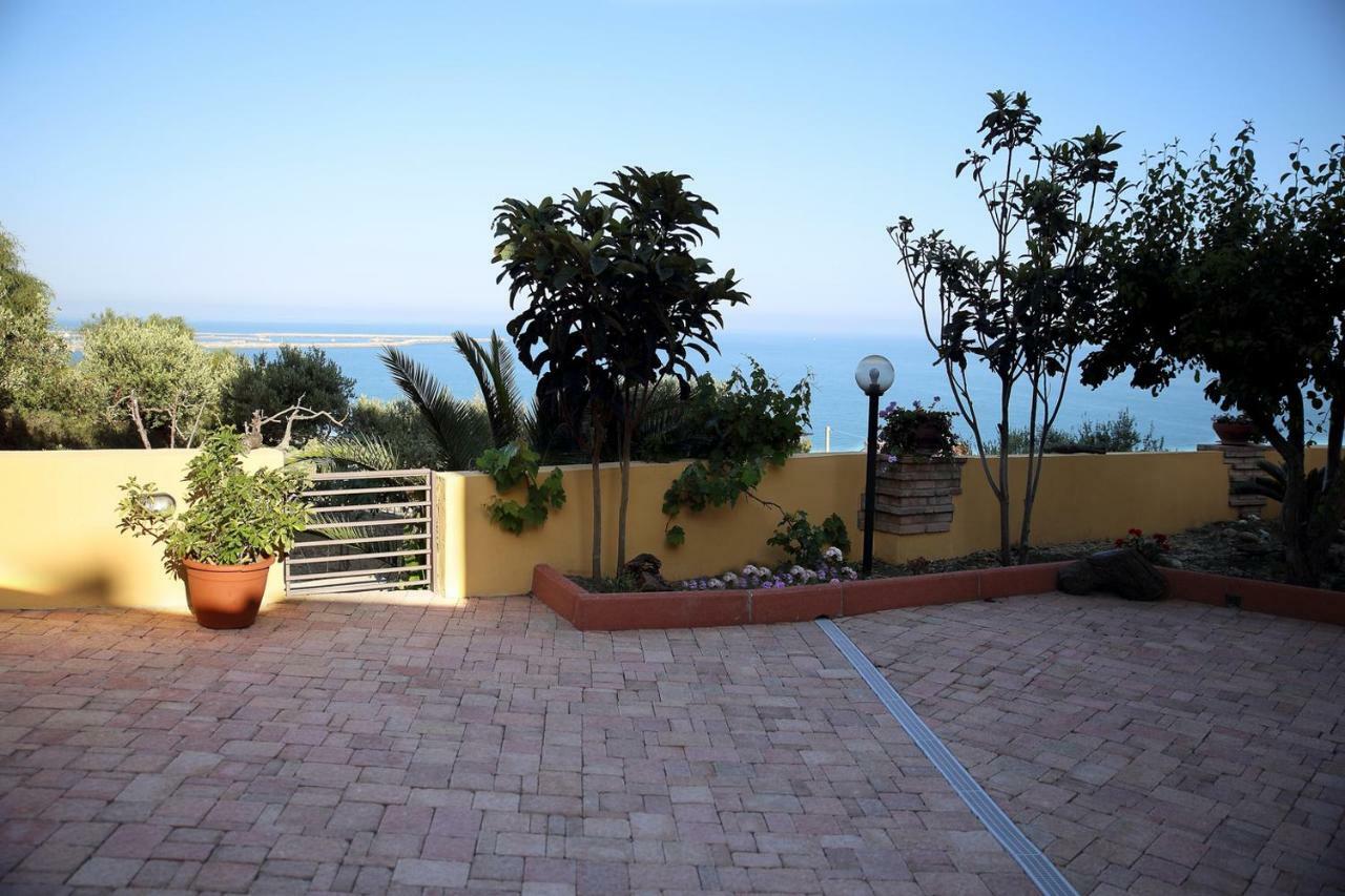 Villa Yellow House Licata Bagian luar foto